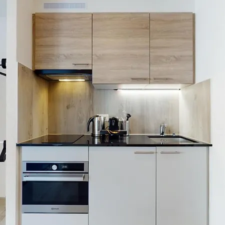 Nonanteneuf - Contactless Check-in Lejlighedshotel