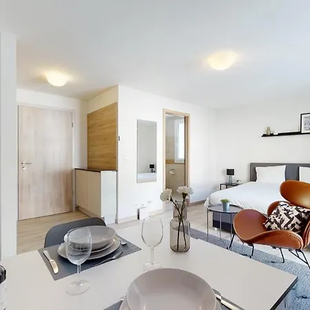 Nonanteneuf - Contactless Check-in Aparthotel Aigle